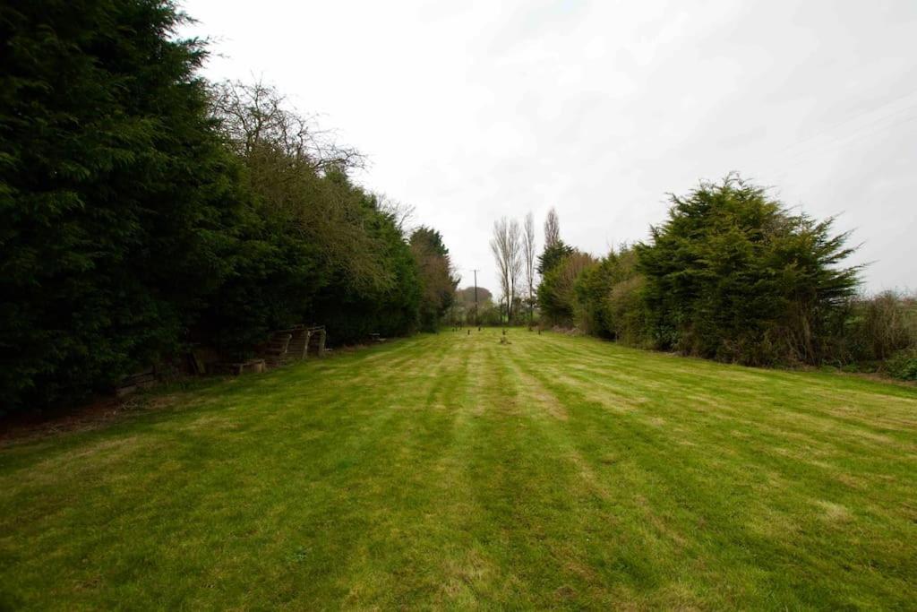 Spacious 5 Bed In The Countryside, Close To Frinton-On-Sea Kirby Cross エクステリア 写真