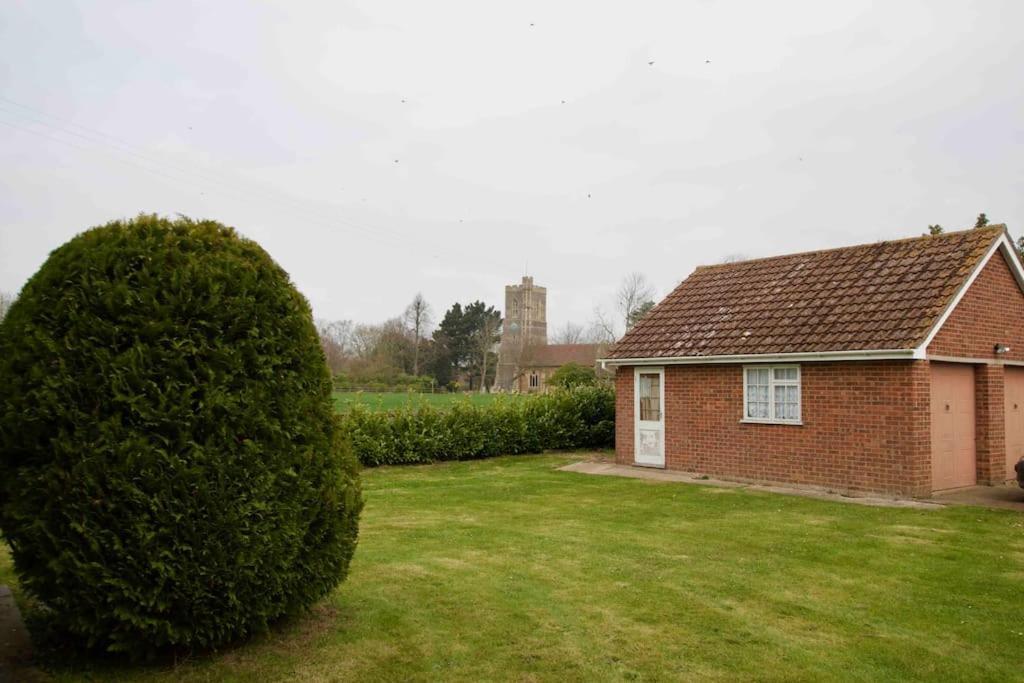 Spacious 5 Bed In The Countryside, Close To Frinton-On-Sea Kirby Cross エクステリア 写真