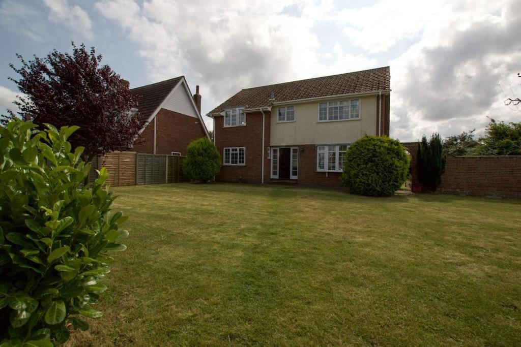 Spacious 5 Bed In The Countryside, Close To Frinton-On-Sea Kirby Cross エクステリア 写真