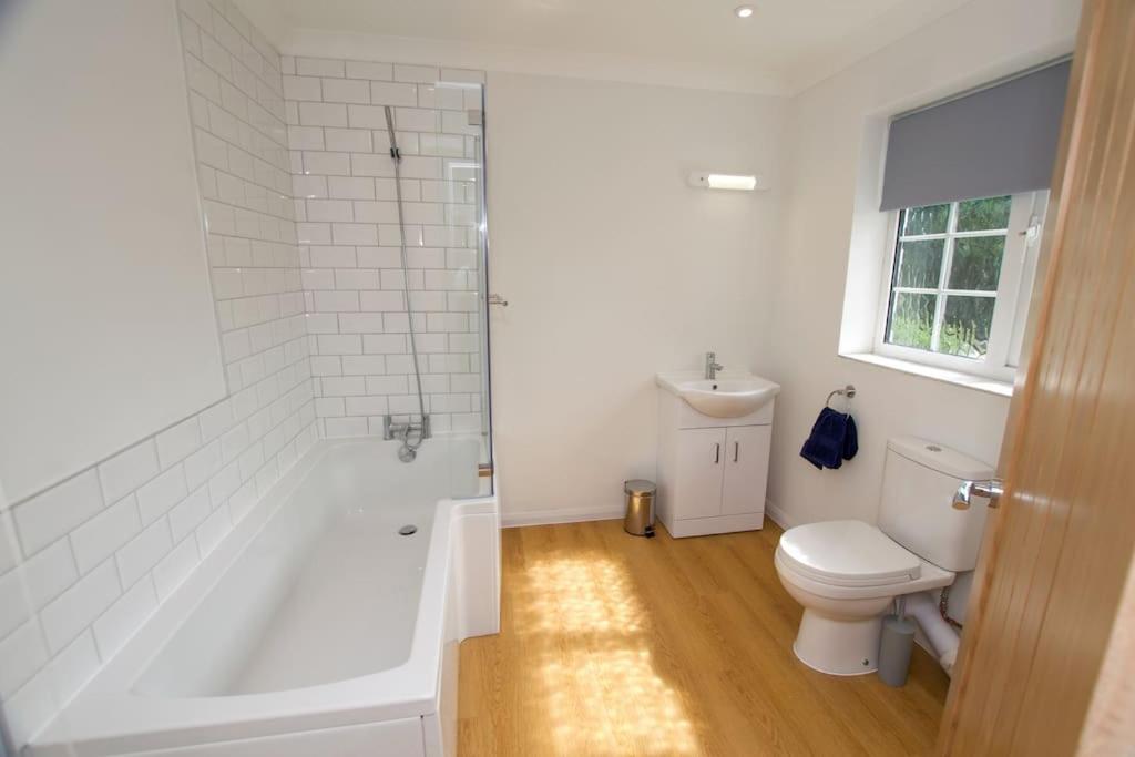 Spacious 5 Bed In The Countryside, Close To Frinton-On-Sea Kirby Cross エクステリア 写真