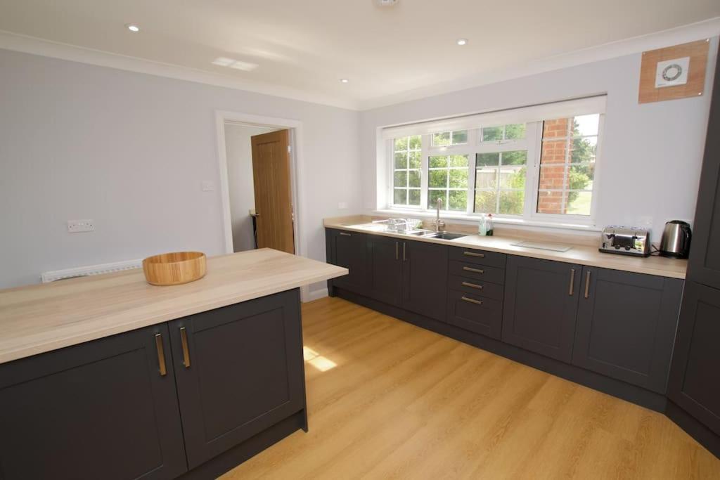 Spacious 5 Bed In The Countryside, Close To Frinton-On-Sea Kirby Cross エクステリア 写真